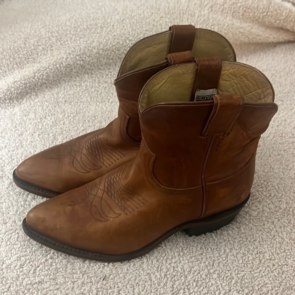 Frye Billy Short size 8.5